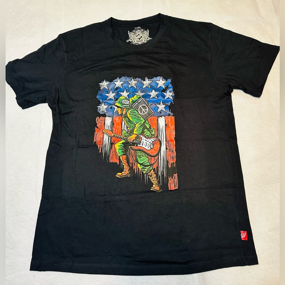 Bateedesign - Army Soldier with Guitar T-Shirt, Size XL